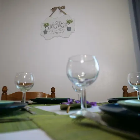 Les Du Couesnon Apartment